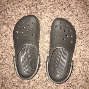 GREY CROCS